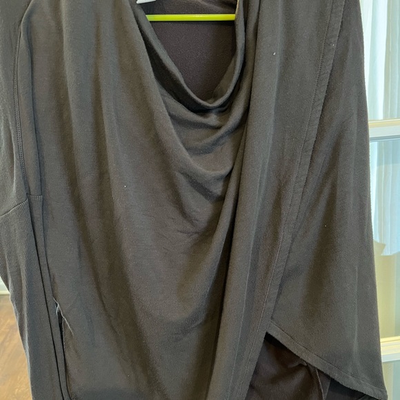 Athleta size xs brown color criscross in the front. EUC - Picture 2 of 2